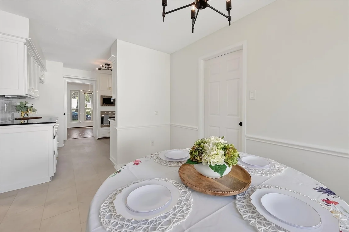 Photo of 13202 Lakecrest Drive