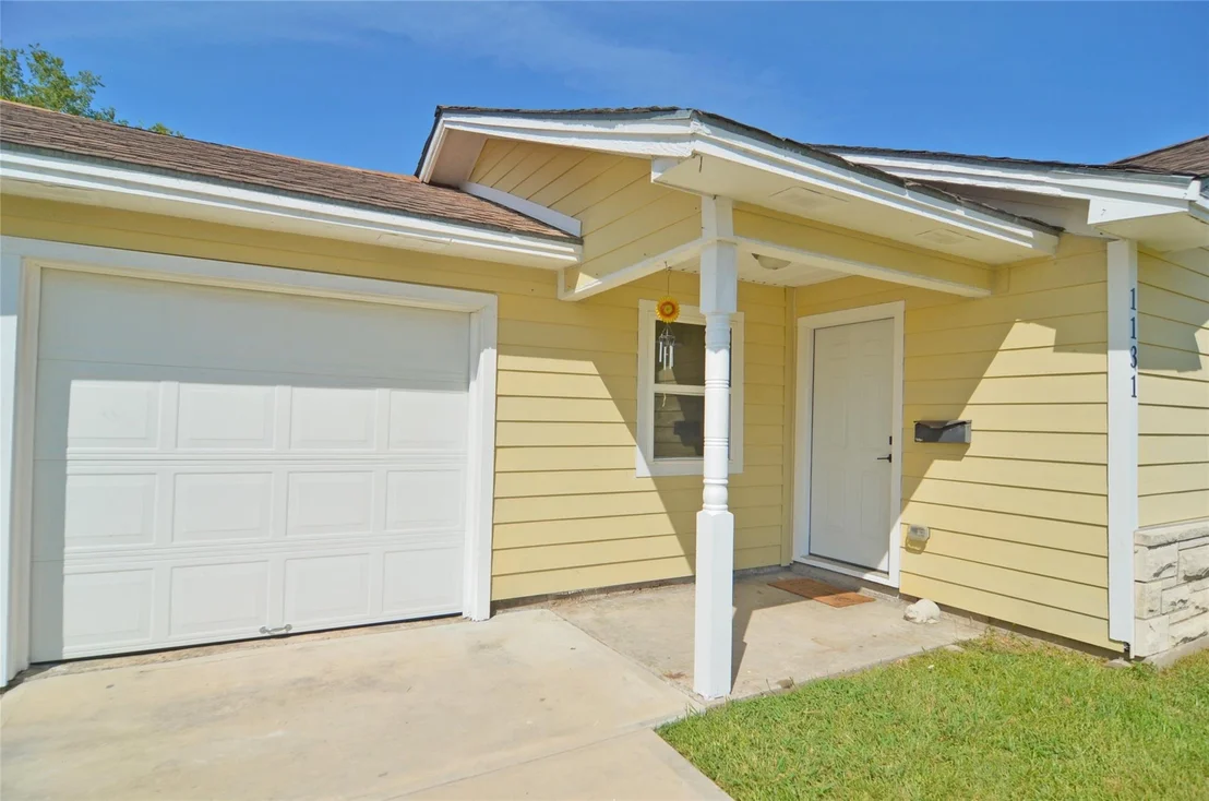 Photo of 1131 Globe Street