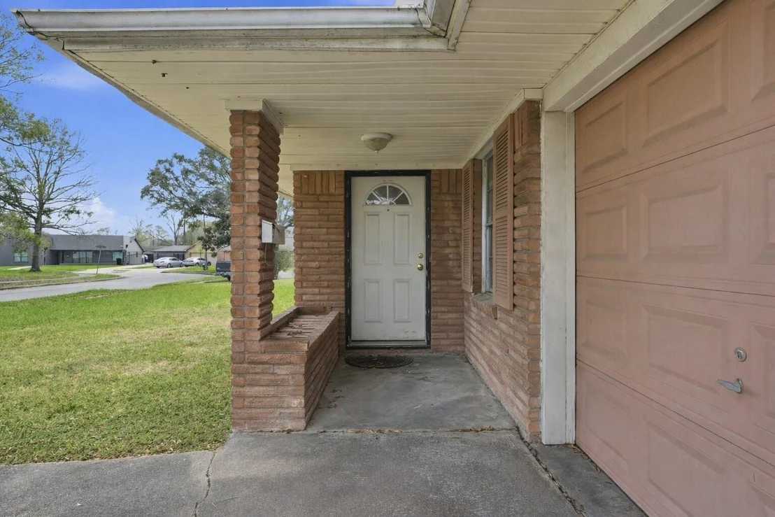 Photo of 11614 Mullins Drive