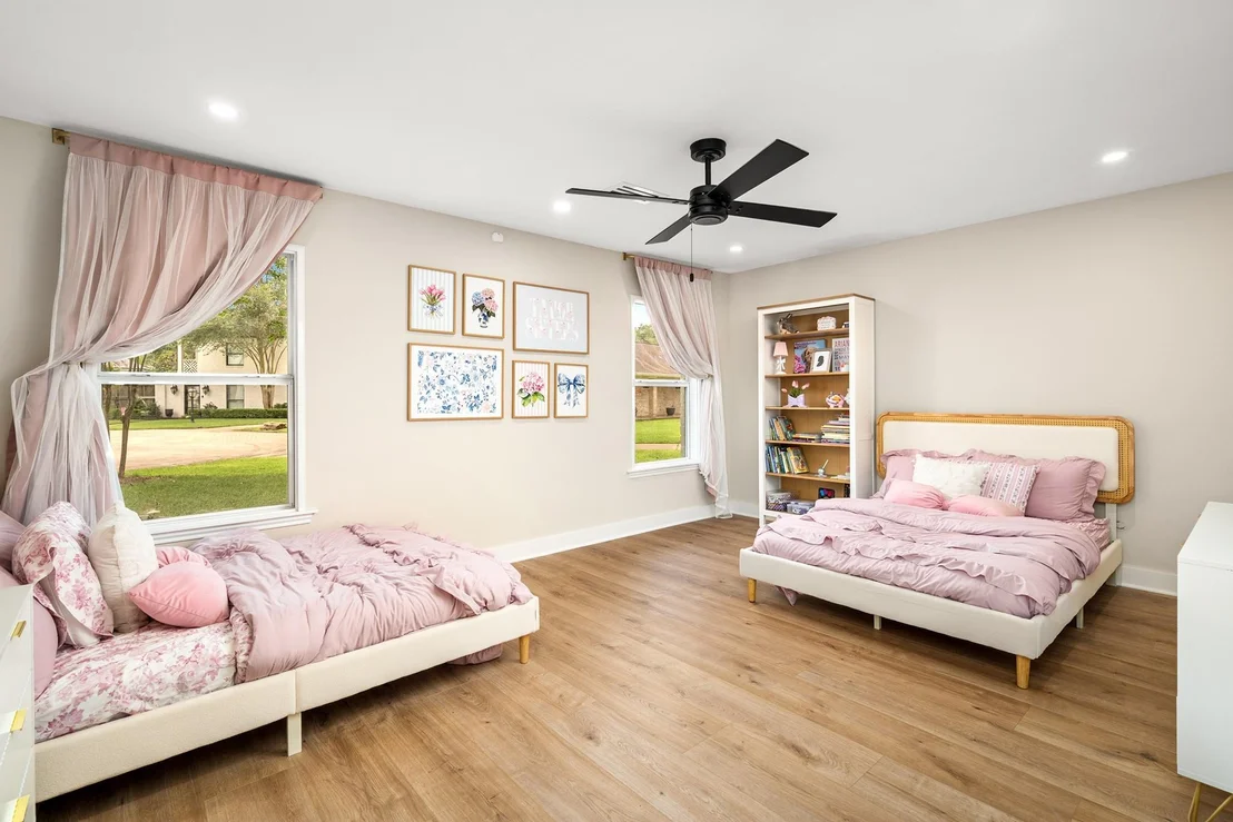 Photo of 938 Magdalene Drive