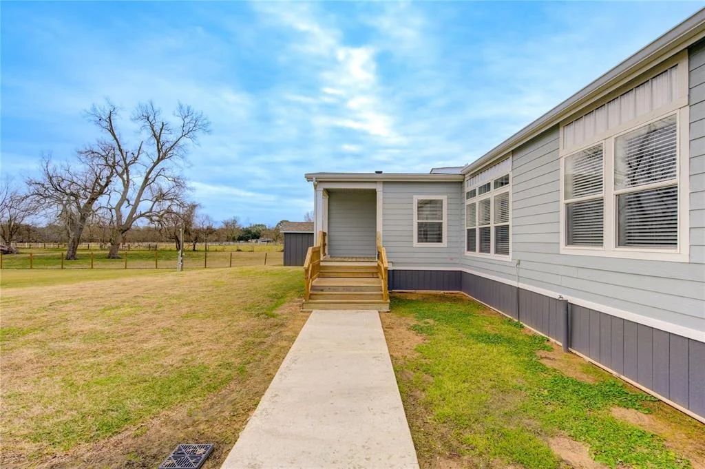 Photo of 6228 County Road 42