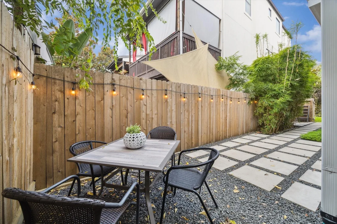 Photo of 5213 Rose Street
