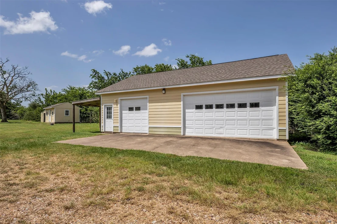 Photo of 1075 Harrisburg Road