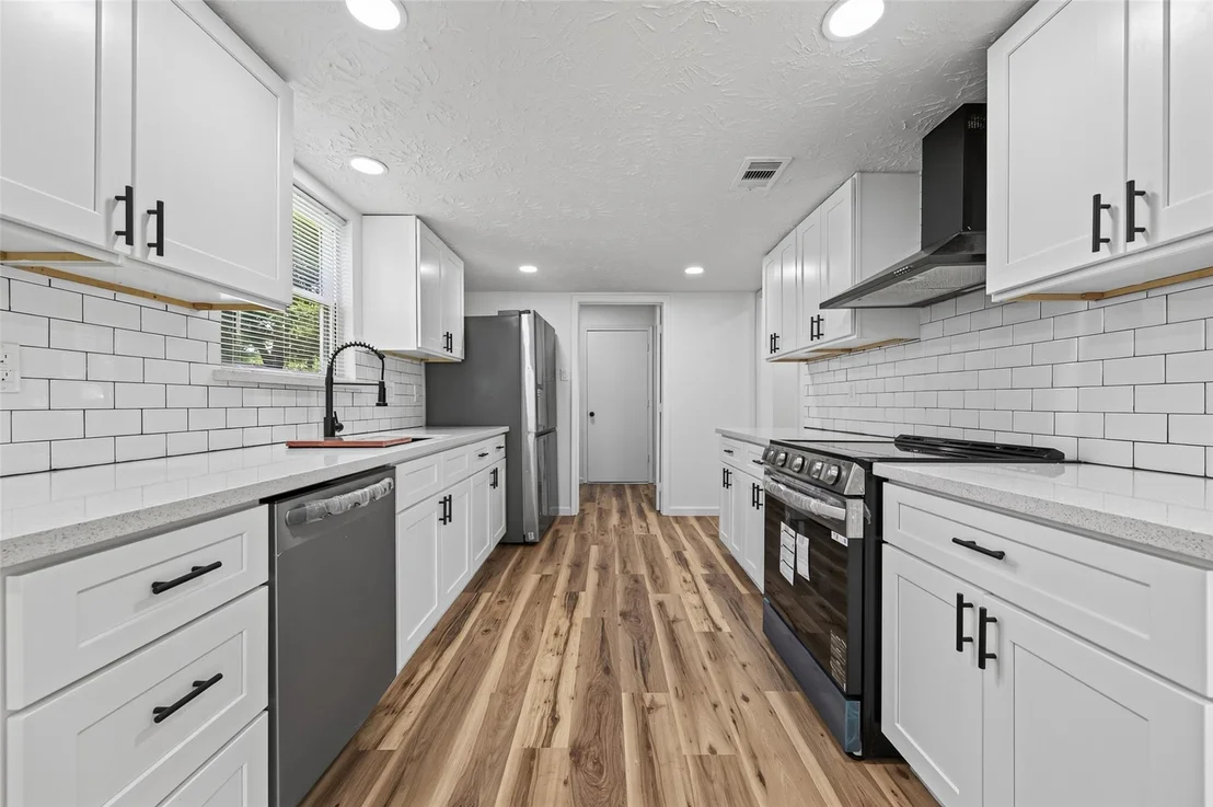 Photo of 6107 Fuller Street