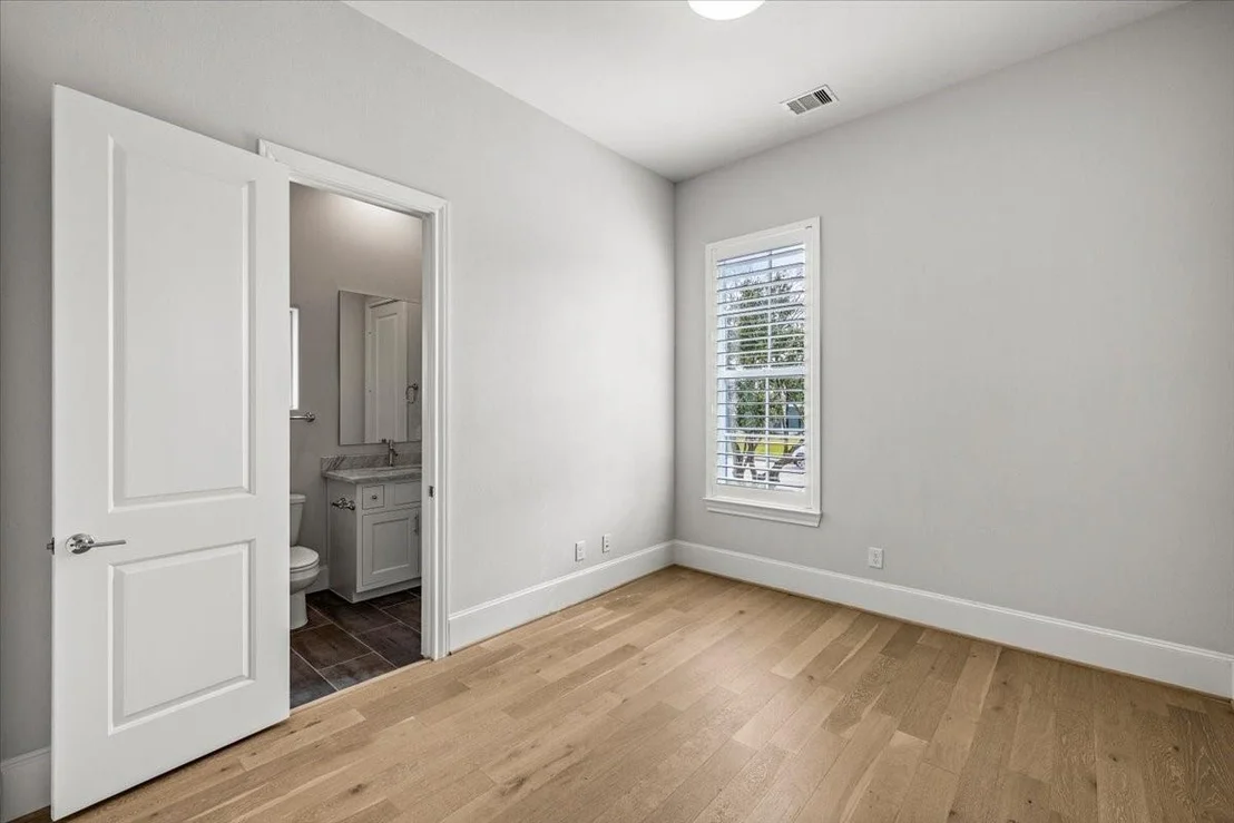 Photo of 4122 Levonshire Drive