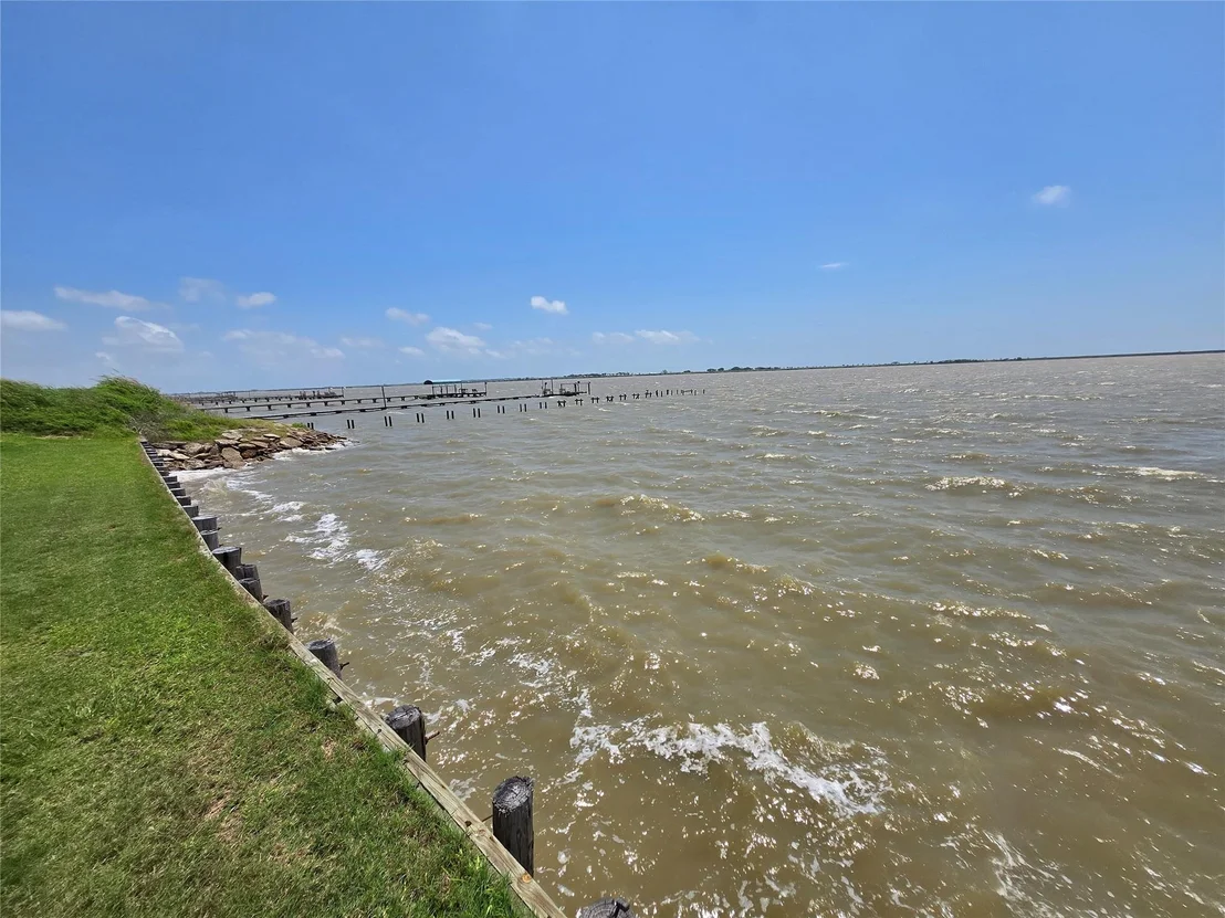 Photo of 1664 W Bayshore Drive