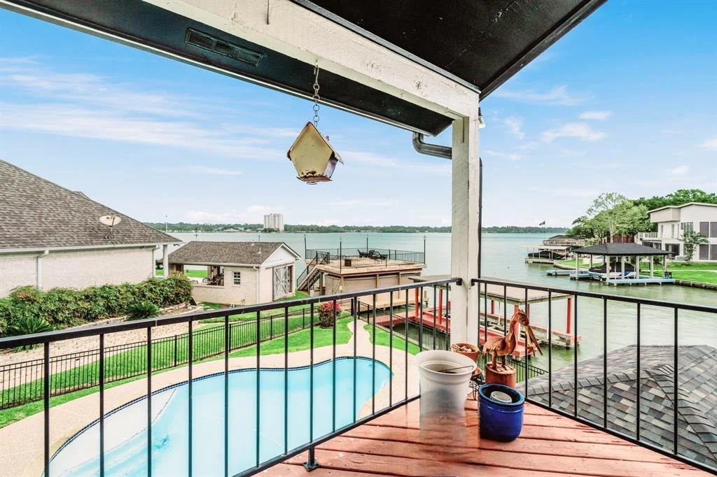 Photo of 1022 Lake View Drive