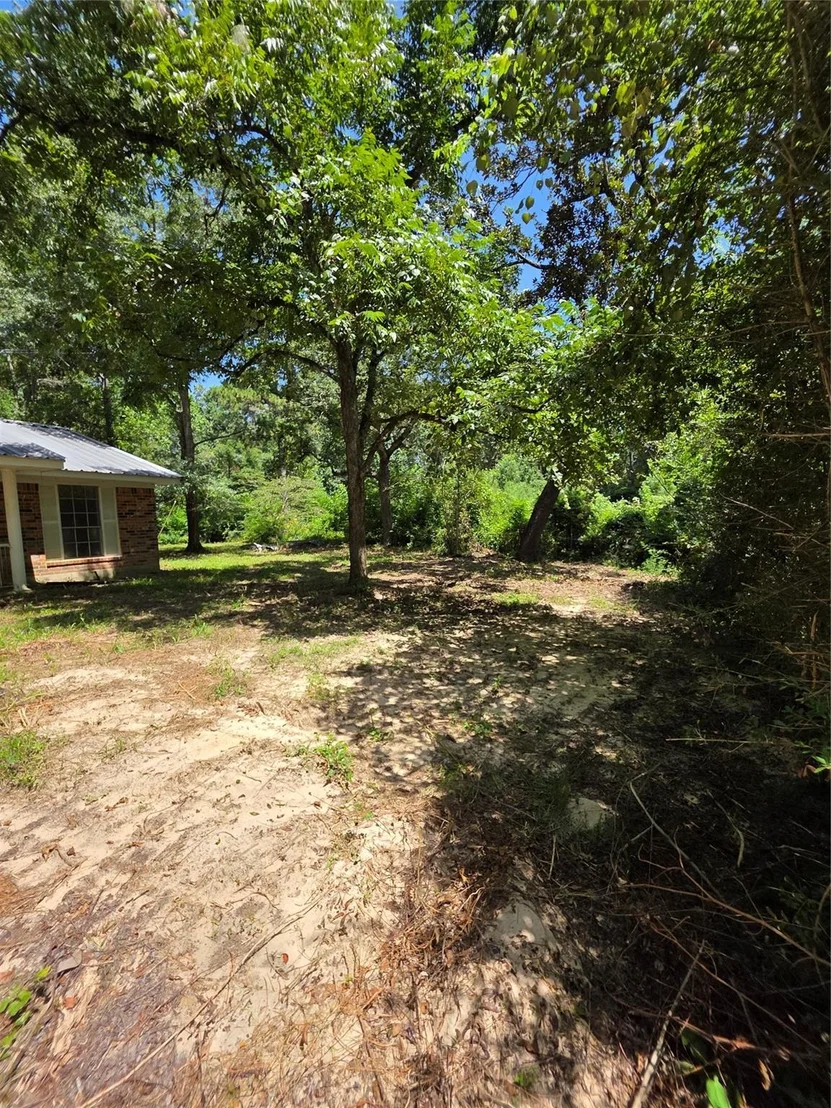 Photo of 9739 Lakeview Drive