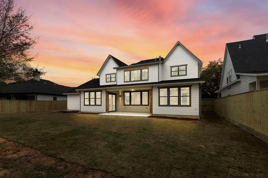 Photo of 21814 White Oak View Drive
