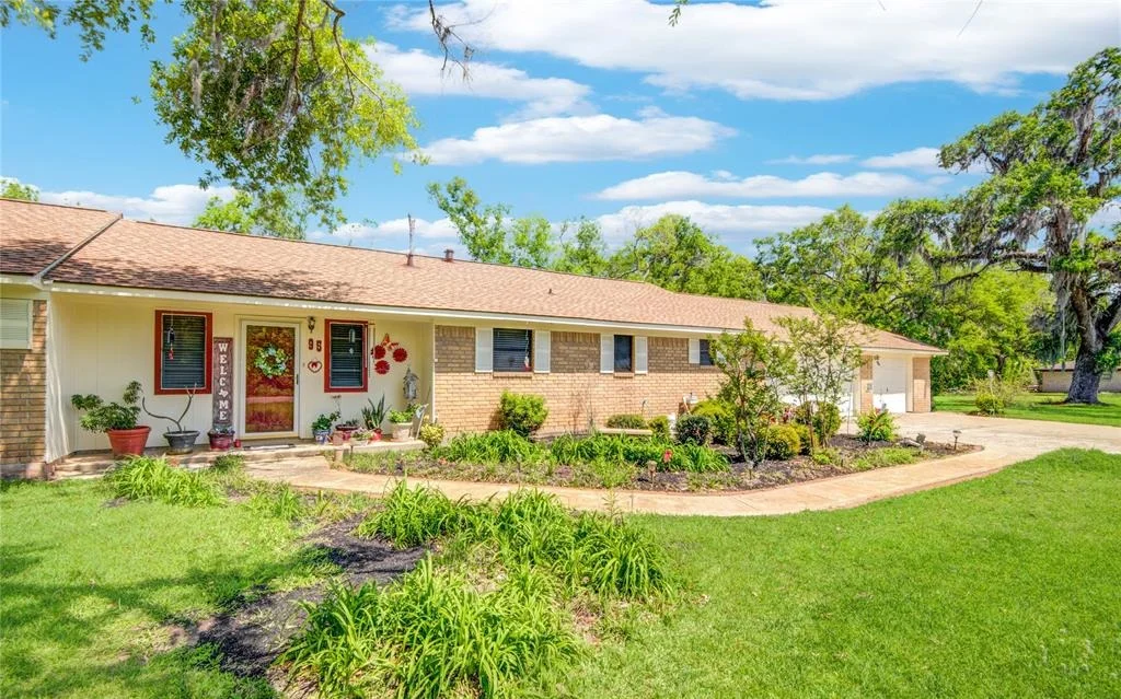 Photo of 95 Robinhood Lane