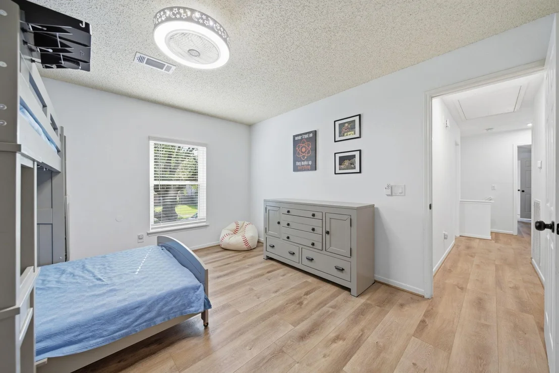 Photo of 815 Sierra Lake Drive