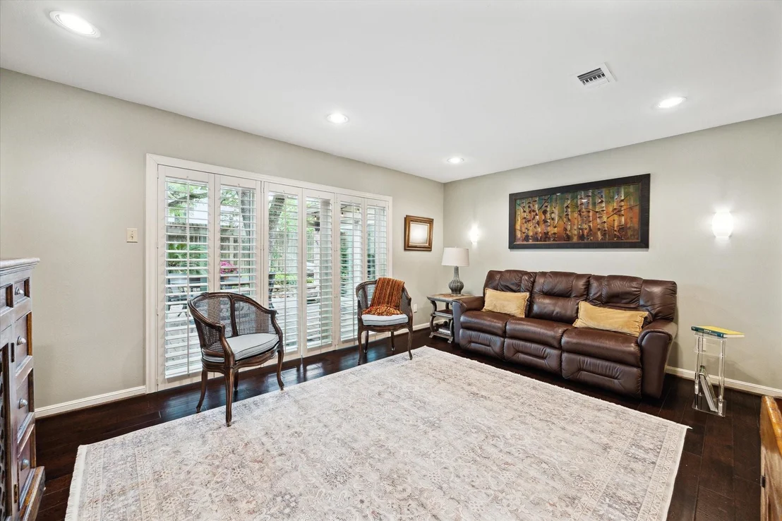 Photo of 10111 Del Monte Drive