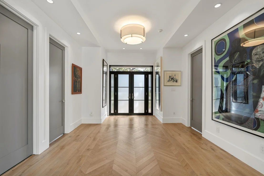 Photo of 2130 Stanmore