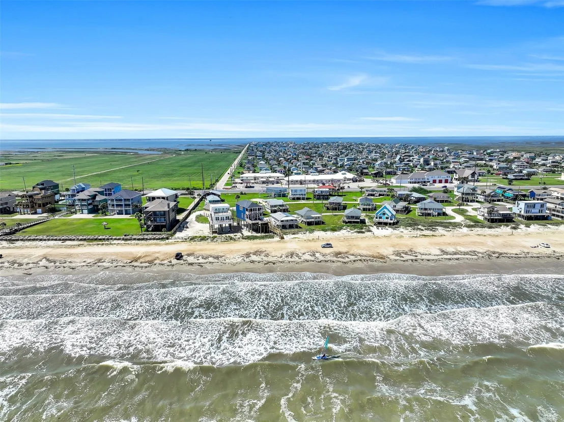 Photo of 16728 West Beach Road