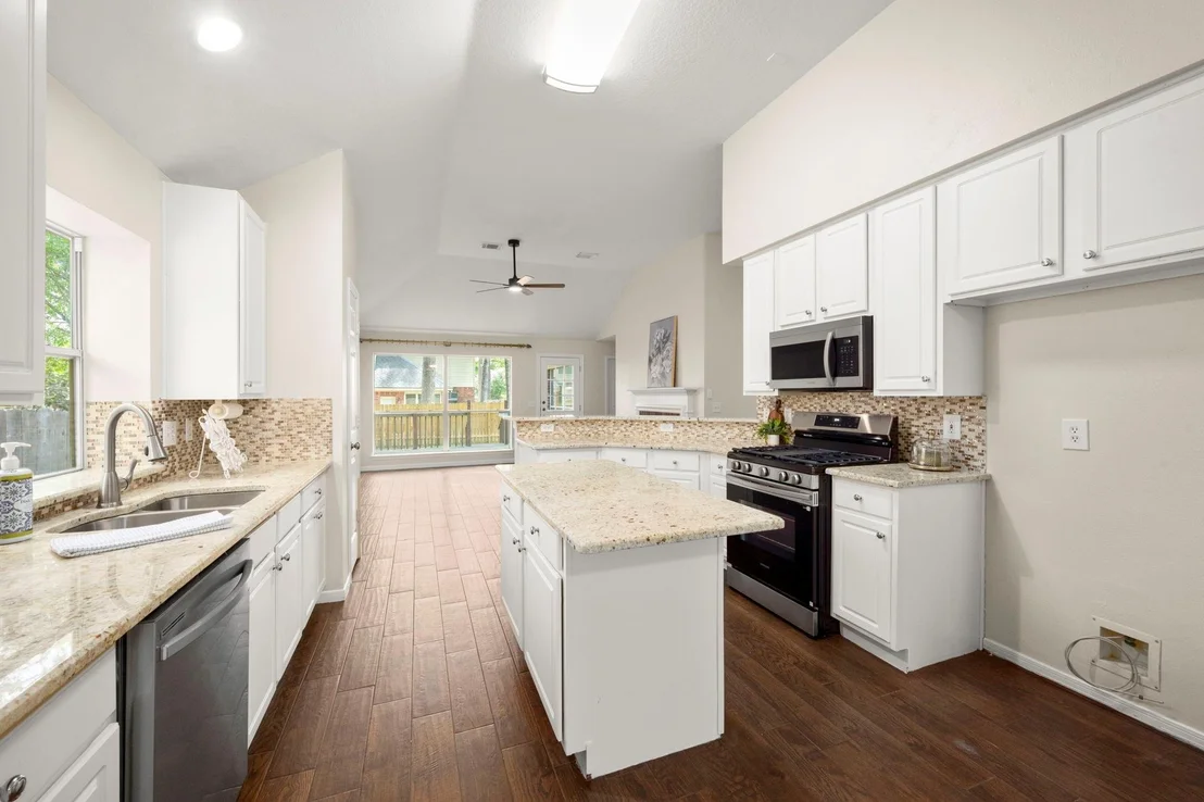 Photo of 22 N Hollylaurel Circle
