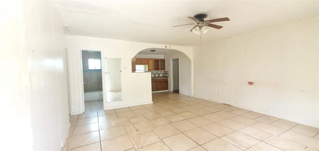 Photo of 5238 Pershing Street