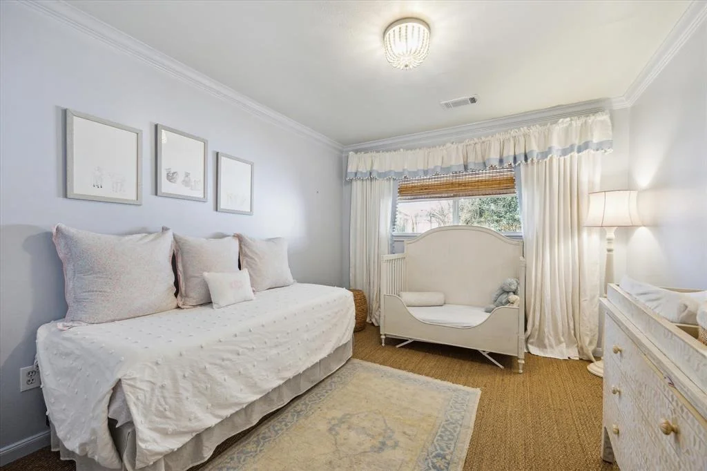 Photo of 8014 Meadowbriar Lane