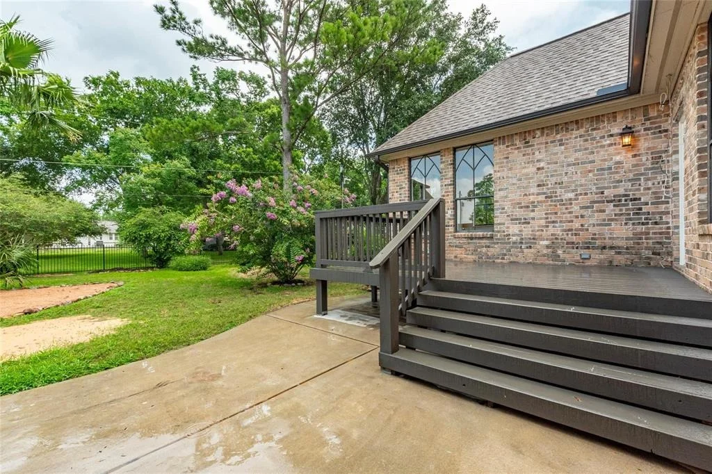 Photo of 2209 Oak Drive