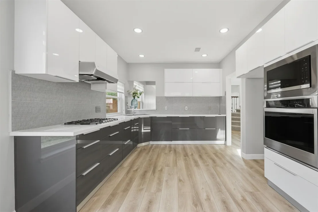 Photo of 12207 Meadow Crest Drive