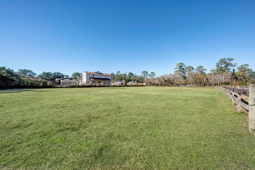 Photo of 5 E Rivercrest Drive