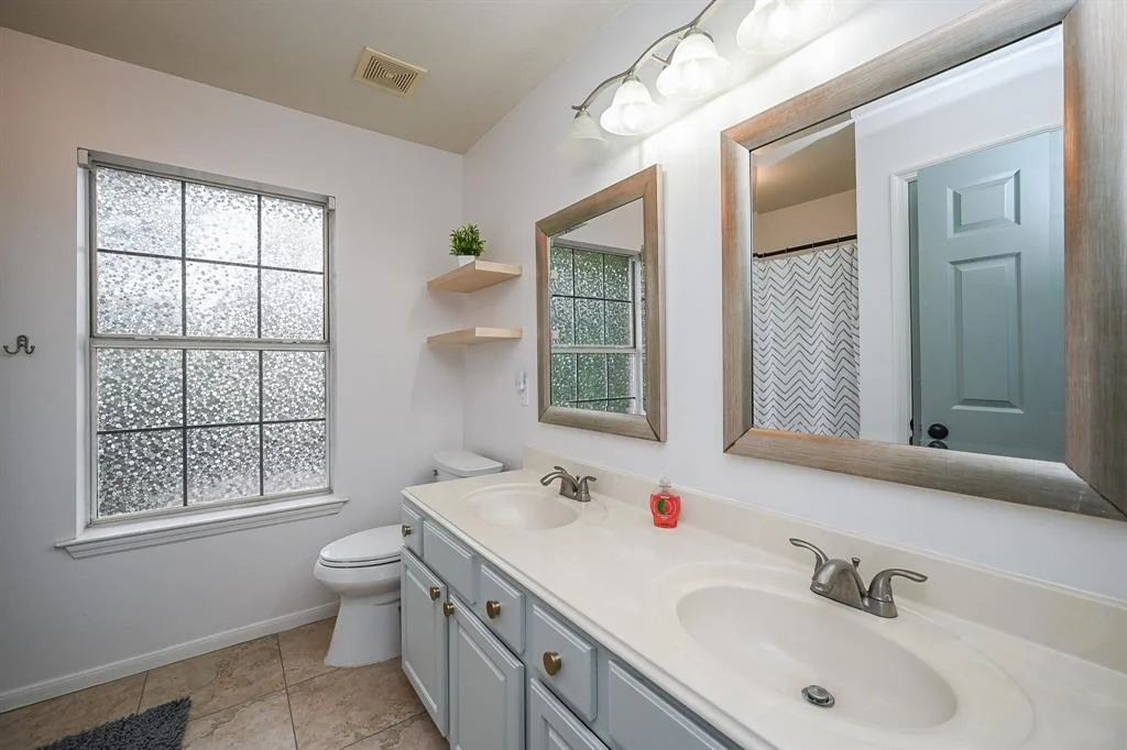 Photo of 1426 Roundleaf Court