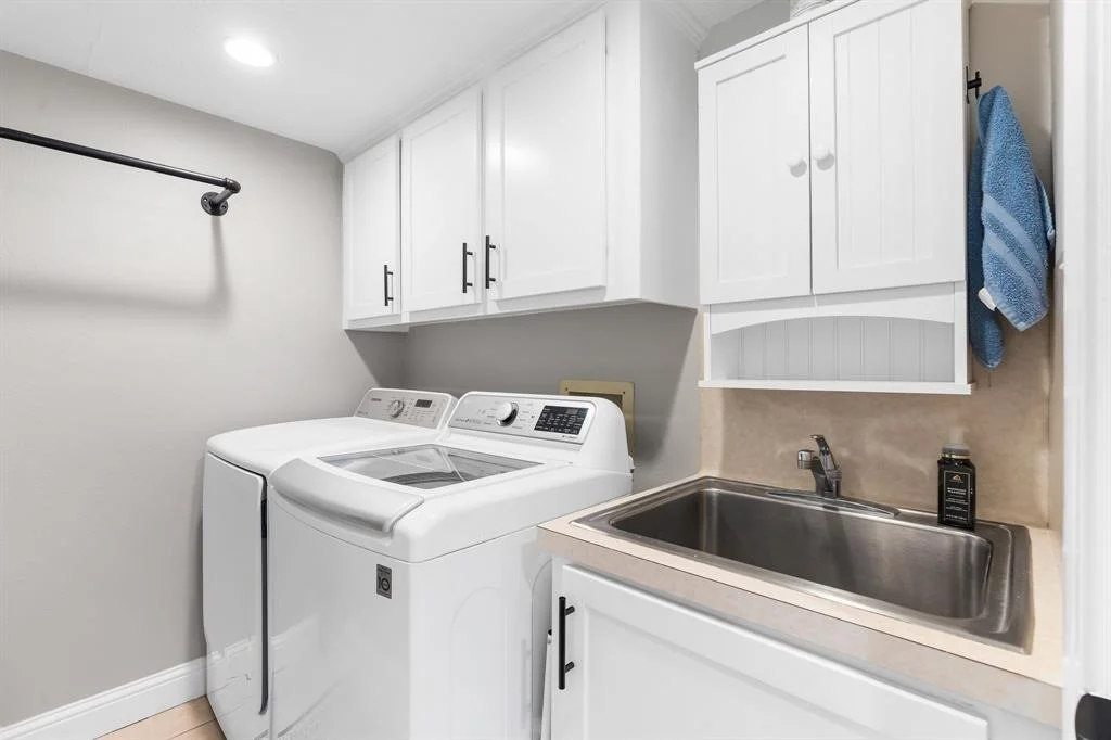 Photo of 3343 Torrey Pines Drive