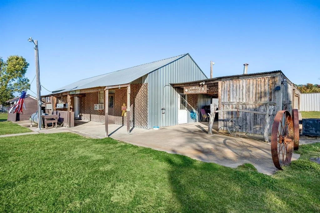 Photo of 33180 Wright Road