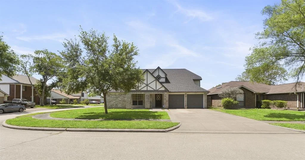 Photo of 3816 Redbud Drive