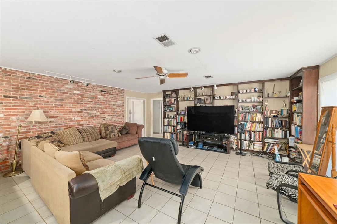Photo of 1535 Maux Drive