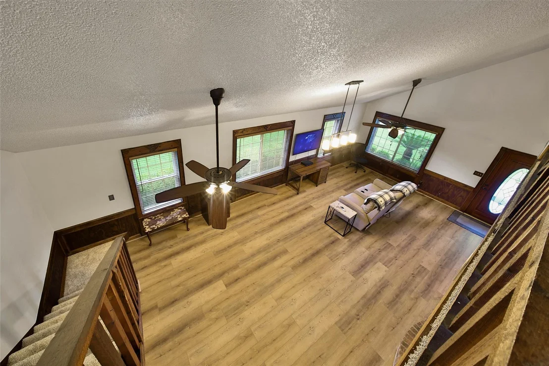 Photo of 360 Hollyglenn Street