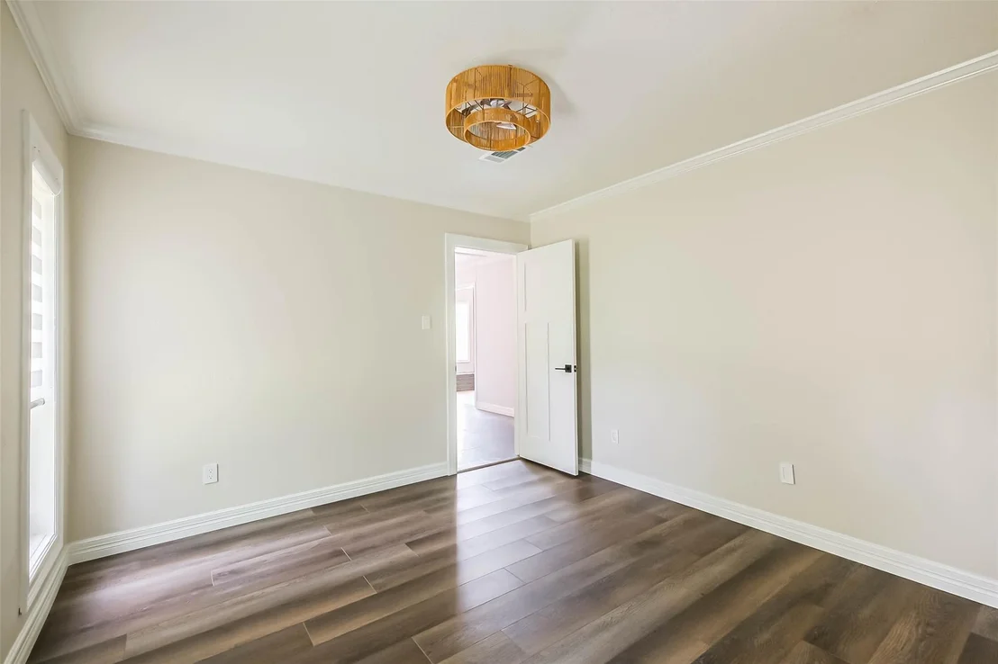 Photo of 11931 Riverview Drive