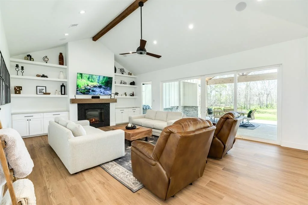 Photo of 7827 County Road 400