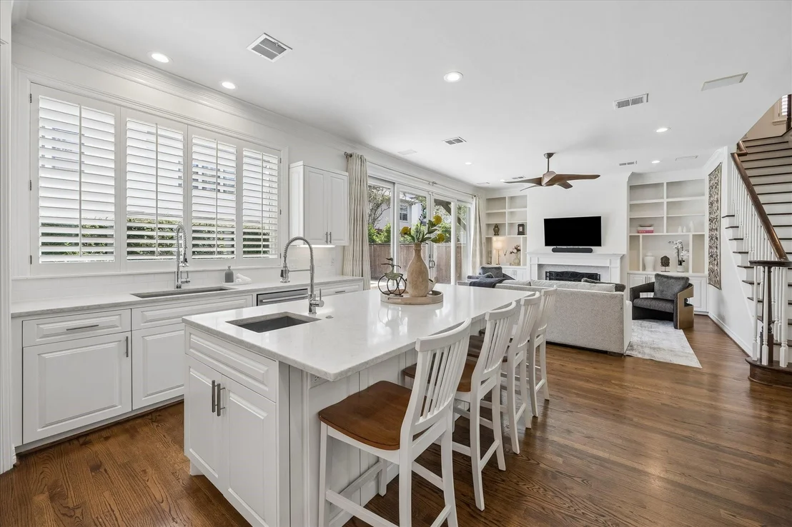 Photo of 4111 Sunset Boulevard