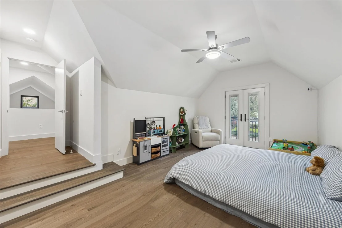 Photo of 6348 Vanderbilt Street