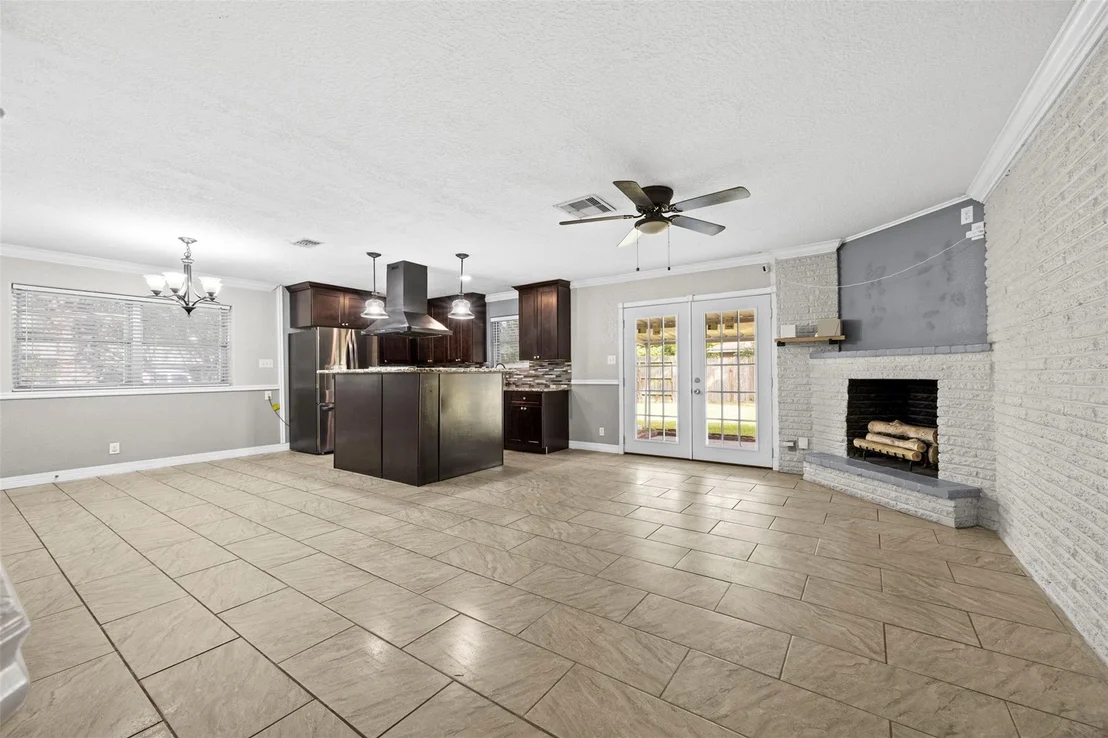 Photo of 539 Edgebrook Drive