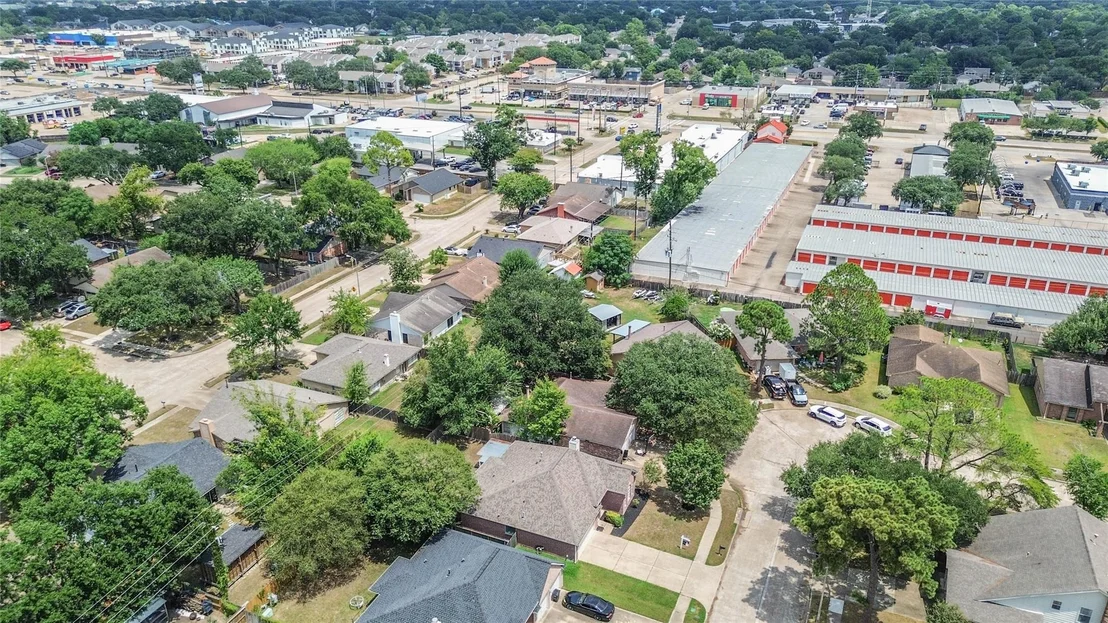 Photo of 22010 Kenlake Drive