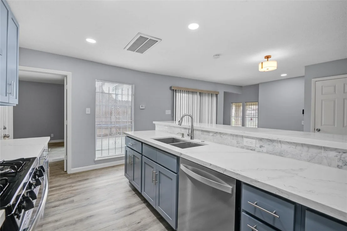 Photo of Unit D at 5703 Easthampton Drive
