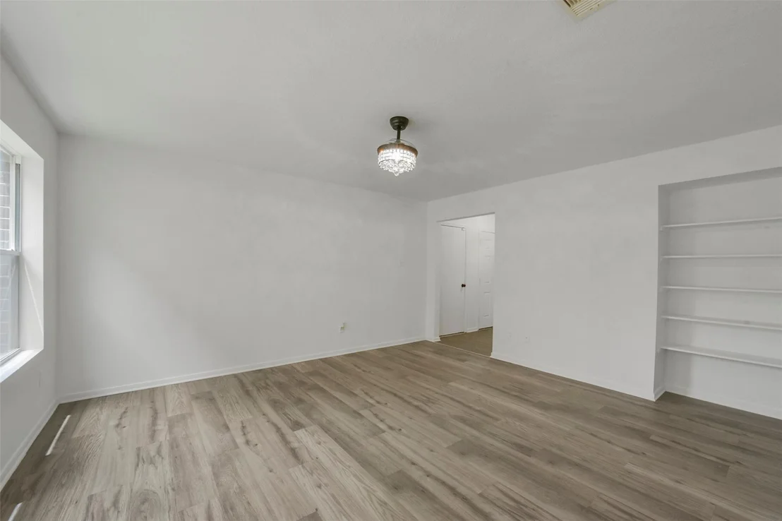 Photo of 2811 Packard Elm Street