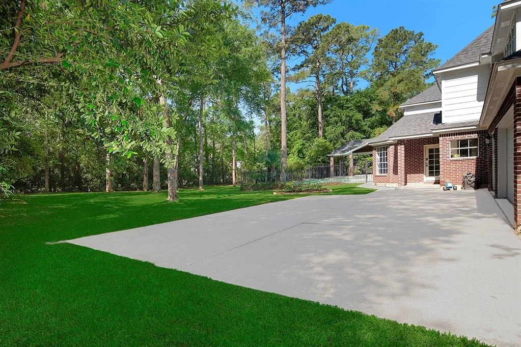 Photo of 10 Red Sable Point