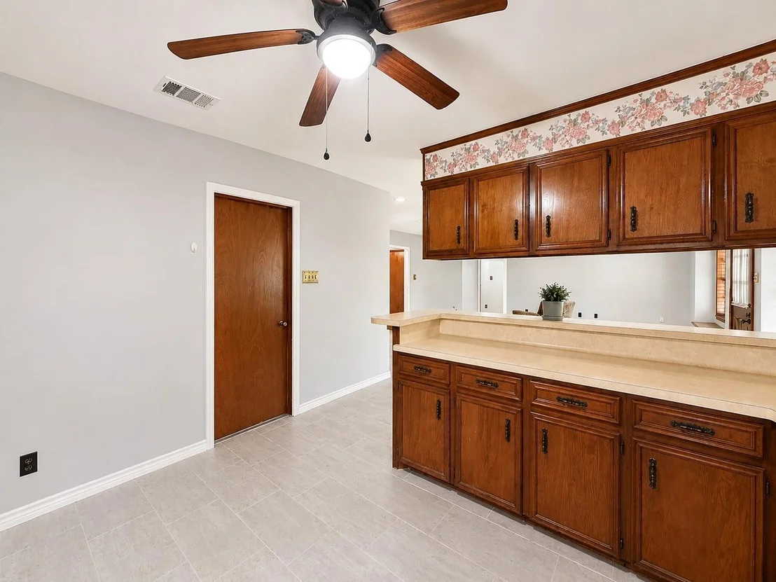 Photo of 708 Shady Lane