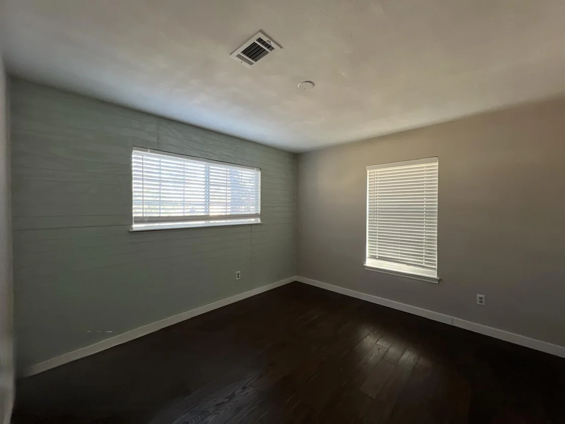 Photo of 676 Ravensworth Drive