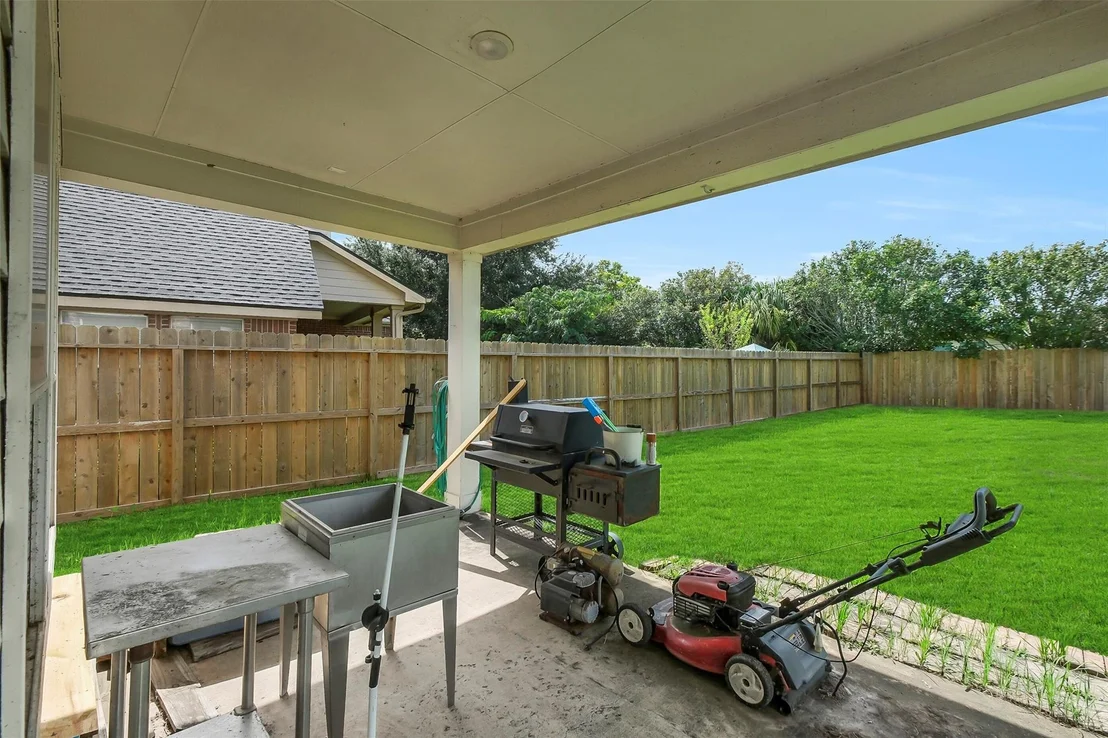 Photo of 8915 High Ridge Lane