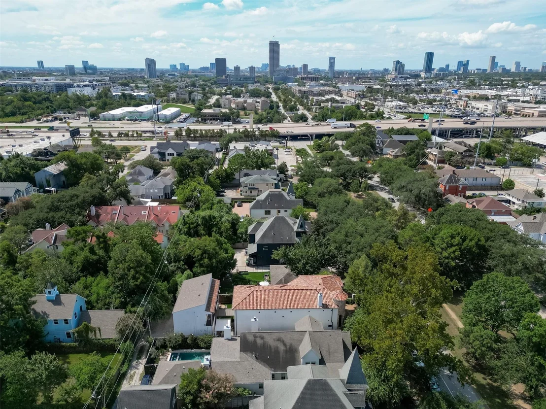 Photo of 434 Heights Boulevard
