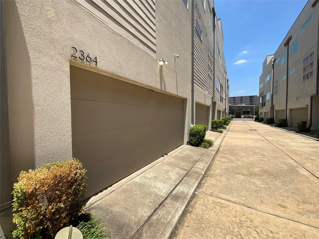 Photo of 2364 Commerce Street