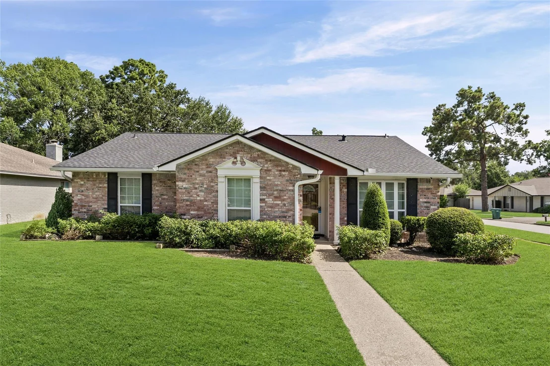 Photo of 3202 Greenham Court