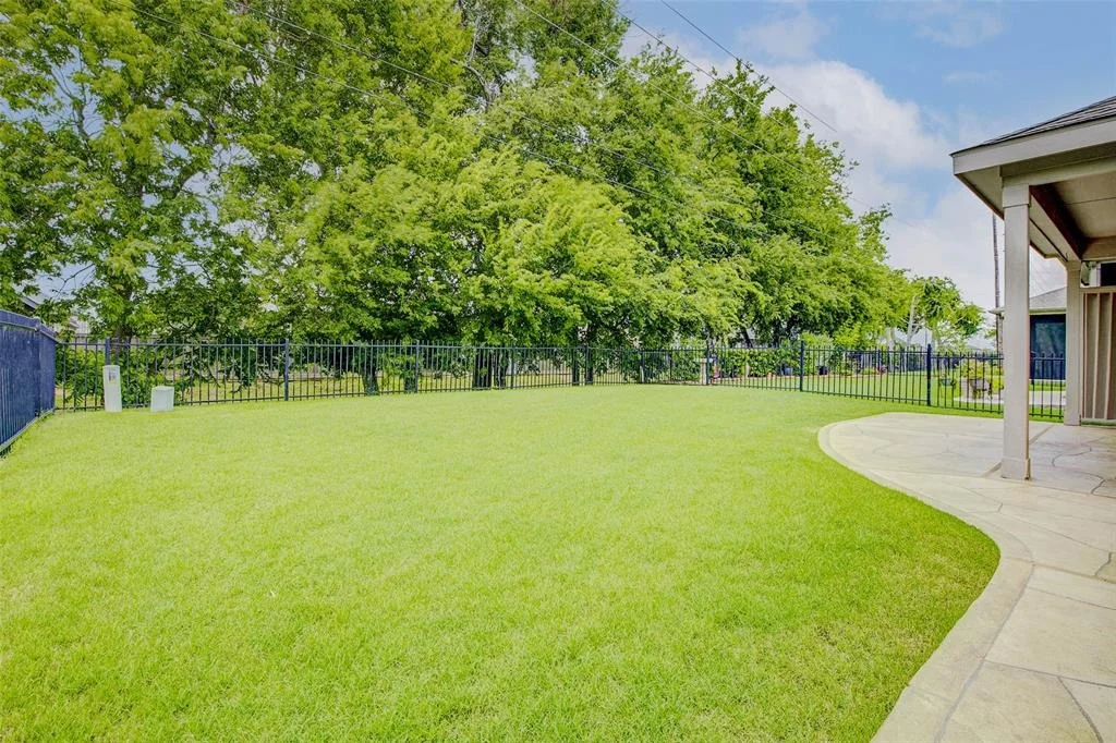 Photo of 438 Mistflower Drive