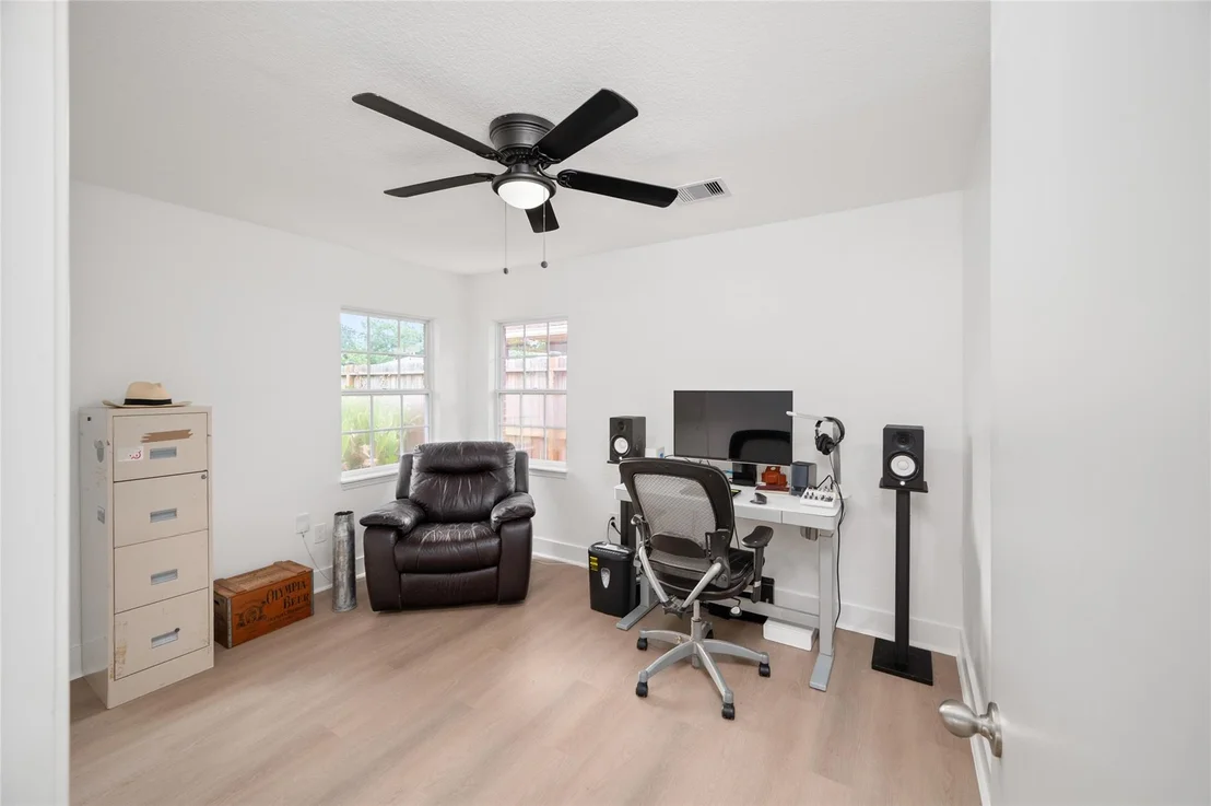 Photo of 2302 Hewitt Drive