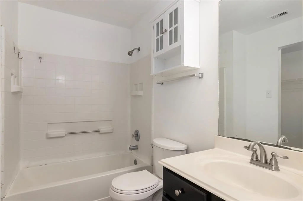 Photo of 18911 Brownstone Mills Drive