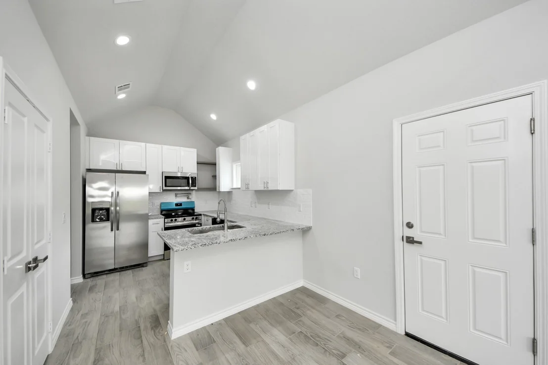 Photo of 318 Road 5704