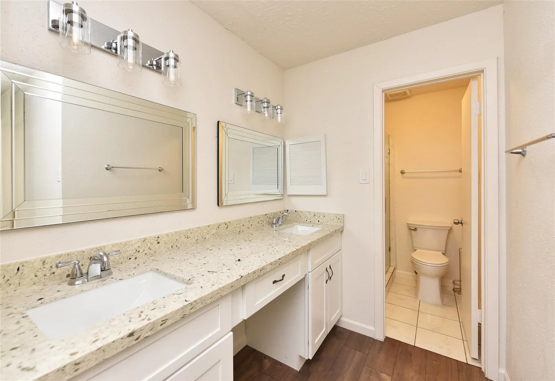 Photo of 16007 Ridgegreen Drive